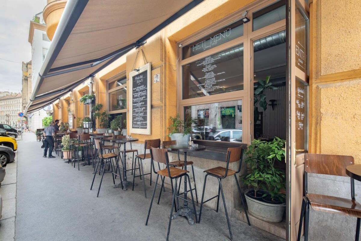 Extra - Mini Modern Budapesta